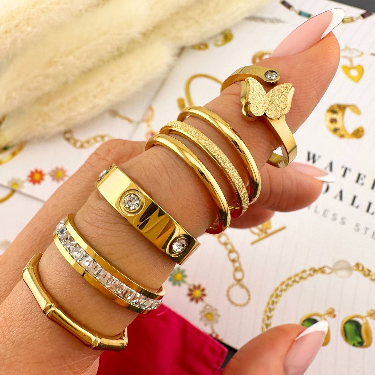Minimal Gold Stackable Ring Set